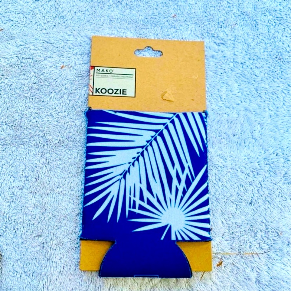 Mako Neoprene drink koozie beer or soda holder tropical print blue white can